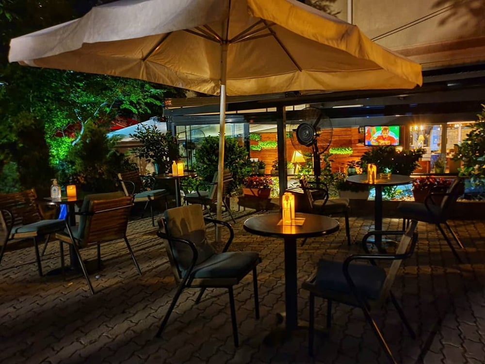 Ентериер на Rendezvous Caffe